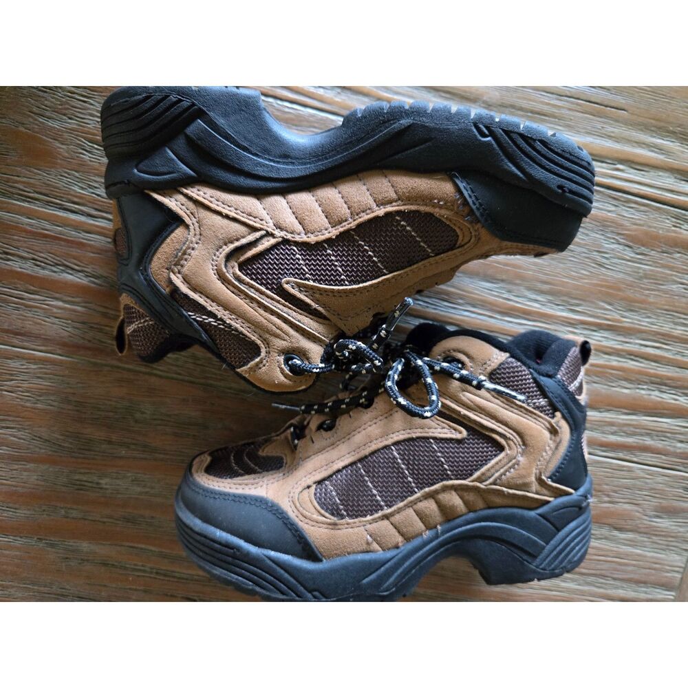 Bass Pro's Redhead kids hiking boots - size 2